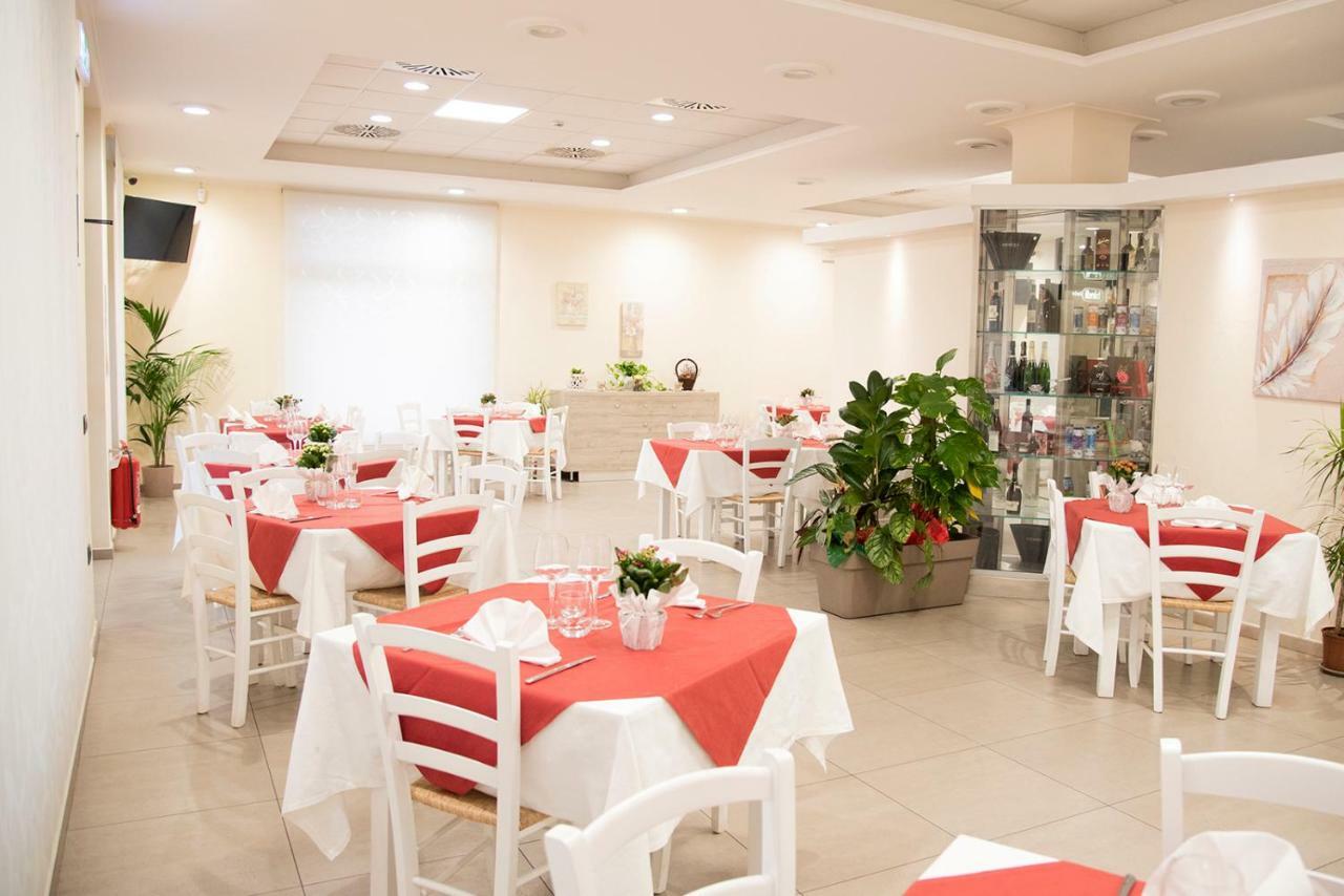 Hotel Ristorante La Terrazza 切普拉诺 外观 照片